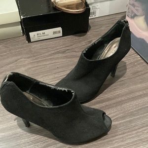 Black open toe ankle booties/heals